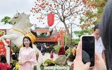 Chen chân cầu an đầu năm ở cổ tự 700 tuổi tại Quảng Trị