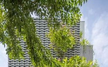 Thiết kế nhà ống với hệ vỏ nhiệt đới