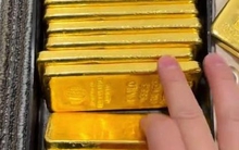 Phát hiện 15kg vàng “bốc hơi” khỏi két sắt nhưng lại nhận về chiếc Lamborghini, người phụ nữ vẫn báo công an