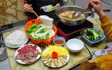 Bác sĩ Bệnh viện Bệnh Nhiệt đới Trung ương cảnh báo: Thói quen ăn lẩu dễ “rước bệnh”