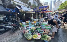 Hải sản giá vẫn cao sau Tết