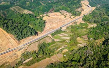 Cao tốc 23.000 tỷ đồng bước vào giai đoạn then chốt: 
Hơn 2.800 nhân lực, 1.300 máy móc tăng tốc về đích theo chỉ đạo của Thủ tướng