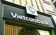 Loạt sếp Vietcombank mua vào cổ phiếu VCB