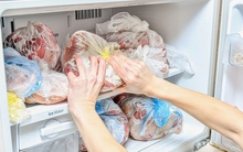 Thịt lợn để trong tủ lạnh quá thời gian này như "quái vật" gây hại, bác sĩ nói thẳng: Thấy 5 điểm này phải vứt ngay!