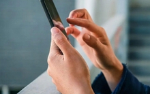 Cảnh báo: Màn hình đang sáng bỗng nhiên tối đen trong 1-2 phút, tiền trong tài khoản không cánh mà bay