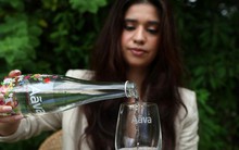 Nước khoáng vừa trở thành biểu tượng xa xỉ mới tại một quốc gia: Người thượng lưu là phải nếm được nước đến từ đâu trên thế giới