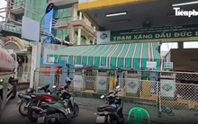 Lật tẩy 'công xưởng' sản xuất xăng RON A95 giả ở TPHCM