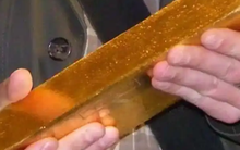 Đào được 35kg vàng, người đàn ông mang 1 thỏi đi bán, nhân viên ngân hàng xem xong lập tức báo công an