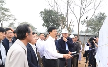 Bí thư Hà Nội lưu ý xử lý nhà 'siêu mỏng, siêu méo'