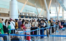 Sân bay Tân Sơn Nhất chính thức bước vào cao điểm Tết