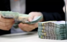 Ngân hàng dồn dập rao bán nợ trước Tết