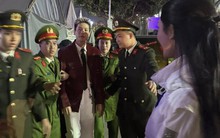 Nam ca sĩ đình đám sinh năm 1997 được hỗ trợ việc này