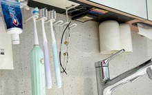 Treo lên thay vì để xuống: 12 cách sắp xếp “không tốn tiền” của giới trẻ giúp nhà gọn hẳn, việc nhà giảm một nửa