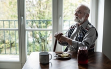 Tôi 70 tuổi, lương hưu hơn 26,5 triệu/tháng vẫn thấy khổ: Hối hận vì quá chiều con, giá như hiểu ra 1 điều sớm hơn