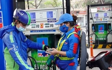 Giá xăng dầu trong nước tăng cao, dư địa nào để hạ nhiệt?