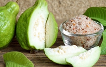 Nhiều người chỉ xem ổi là trái cây ăn vặt, nhưng lợi ích sức khỏe của nó lại đáng ngạc nhiên