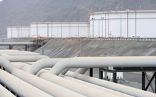 'Quân bài tẩy' với tổng công suất gần 9 triệu thùng dầu mỗi ngày giúp 2 quốc gia Trung Đông giảm phụ thuộc vào eo biển Hormuz