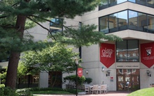 Tất tần tật về chương trình thạc sĩ Havard đang hot: Tỉ lệ được nhận cao gấp 6 lần bậc cử nhân, chi phí lên đến 2,7 tỷ/năm học