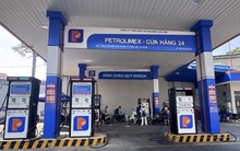 Vì sao các nước xả kho, giá dầu thế giới vẫn tăng cao?