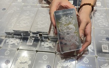 Giá bạc hôm nay 16-3: Giảm nhanh hơn thế giới, người mua bạc lại "méo mặt"