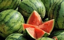 Vỗ rát cả tay không mua nổi quả dưa hấu “ra hồn”: Nhân viên siêu thị tiết lộ đúng 1 chi tiết mấu chốt