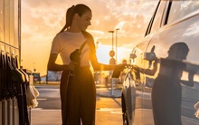 Đổ xăng buổi sáng có tiết kiệm hơn?