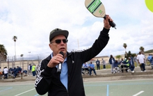 Roger BelAir: Gã triệu phú "dở hơi" và giấc mơ mang Pickleball vào những nhà tù khủng khiếp nhất nước Mỹ