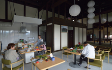 Viện dưỡng lão "đa thế hệ", người trẻ cũng muốn đến sống, nhiều người nhận xét: Như quán cà phê