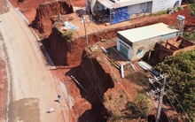 Toàn cảnh vụ nhà dân cheo leo bên mép vực gây bức xúc ở Đồng Nai