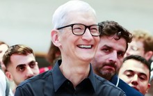 Tim Cook phủ nhận tin đồn rời ghế CEO Apple, khẳng định tiếp tục gắn bó trong nhiều năm tới