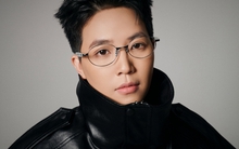 Nghệ sĩ Việt đầu tiên được vinh danh trên "thánh địa" bóng đá châu Âu sức chứa 100.000 chỗ ngồi