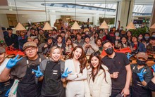 Chi Pu ra thông báo nóng về quán phở ở Trung Quốc