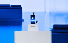 Một thương hiệu Trung Quốc vừa bất ngờ ra mắt Robot Phone - 'Loài smartphone mới' biết chuyển động như robot