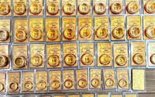 Chiều 20/3: Giá vàng SJC, vàng nhẫn bất ngờ đảo chiều tăng; vàng thế giới lại rơi về 4.600 USD/ounce