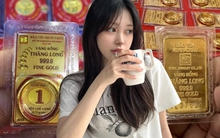 Tâm trạng người rút tiết kiệm đi mua vàng: Vừa rút tiền xong thì lãi suất tăng, cầm 5 chỉ vàng chưa nóng tay đã “lỗ” 7 triệu rưỡi
