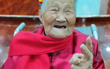 Cụ bài 102 tuổi vẫn tự may tất vá giày, tiết lộ bí quyết sống thọ: Loại nước bà uống mỗi ngày khiến nhiều người bất ngờ