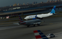 Giá dầu tăng vọt vì xung đột Iran, hãng hàng không lớn nhất nước Mỹ phải 'cắn răng' cắt giảm hàng loạt chuyến bay