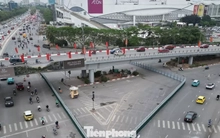 Rào chắn tại nút giao Cổ Linh để phục vụ dự án thi công hầm chui