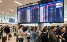 Giá vé máy bay tăng