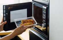 Bác sĩ đa khoa cảnh báo đến tất cả người dùng lò vi sóng