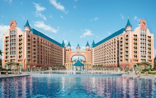 Cuộc đua tạo việc làm ngay trong đại đô thị: Phú Mỹ Hưng làm phố tài chính, Vinhomes tạo khu du lịch, Sun Group dựng lại cả phim trường quy mô lớn