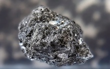 Mở niêm phong sau nửa thế kỷ, mẫu vật từ tàu NASA gây sốc