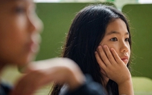 KHÔNG HỀ DOẠ: 4 thói quen này đang âm thầm ăn mòn trí thông minh của con bạn, bỏ ngay trước khi quá muộn!