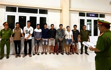 Cảnh sát bất ngờ kiểm tra một căn nhà, bắt Nguyễn Thị Trang Nương SN 1993