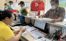 Lương hưu trước áp lực giá cả: Tăng sao để không ai bị bỏ lại?