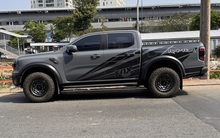 Không khỏi ngỡ ngàng trước thị trường xe bán tải, nhiều người đang tìm đủ mọi cách bán xe