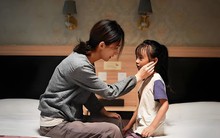 Hiệu ứng “lâu đài cát“: Cha mẹ thông minh phải biết quy tắc 30% để con không “ngợp” trước áp lực cuộc đời