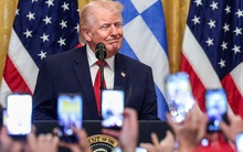 Ông Trump tiếp tục hoãn tấn công cơ sở năng lượng của Iran thêm 10 ngày