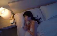 Bật đèn ngủ mỗi đêm, cô gái 20 tuổi tăng lên 100kg: Chuyên gia cảnh báo thói quen nhiều người đang mắc