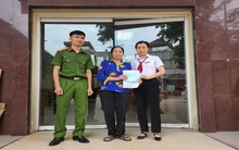 Tài khoản ngân hàng của người phụ nữ SN 1962 bất ngờ có giao dịch 20 triệu đồng, công an nhanh chóng vào cuộc xác minh